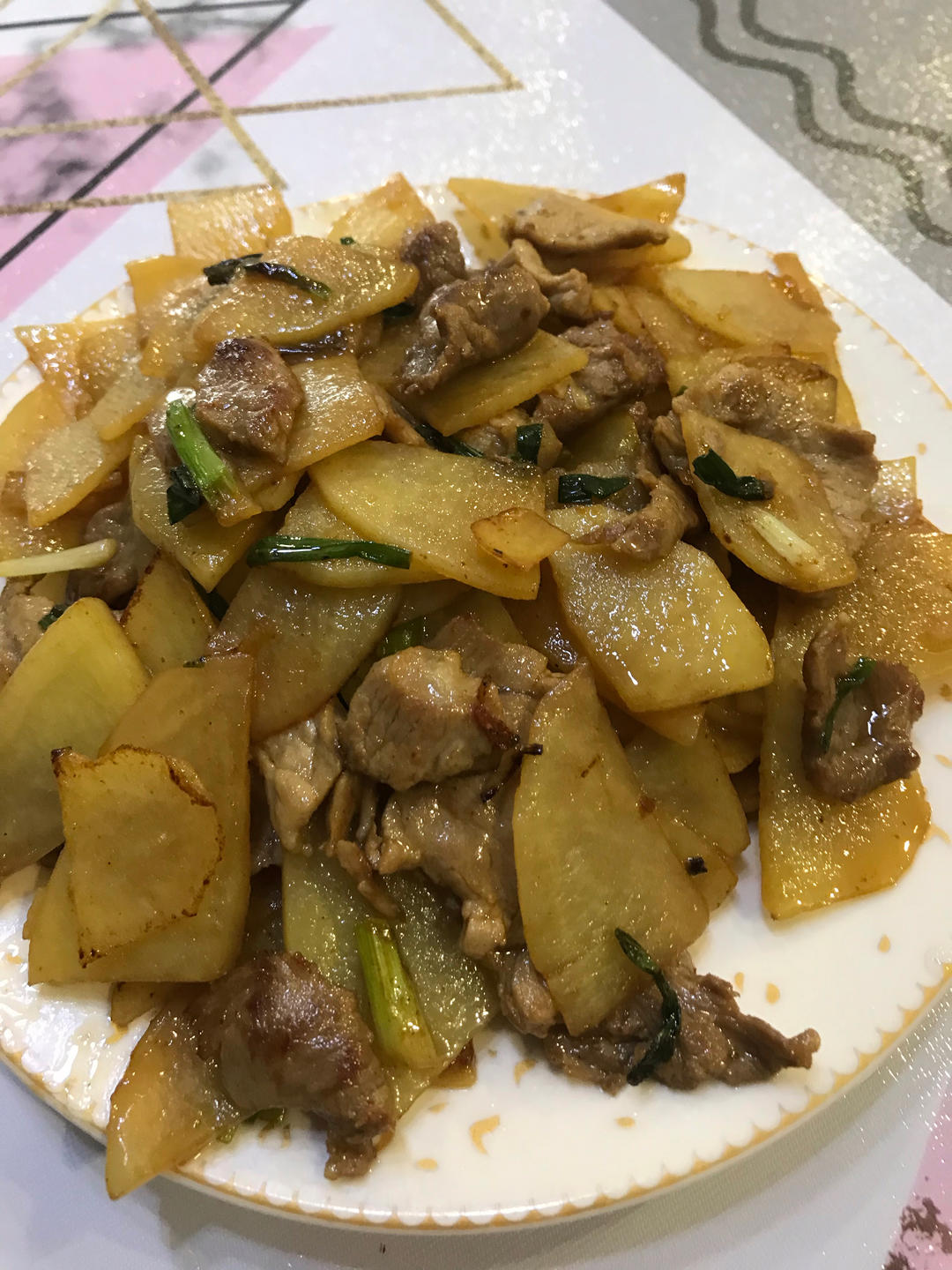 简单青椒土豆片炒肉丝