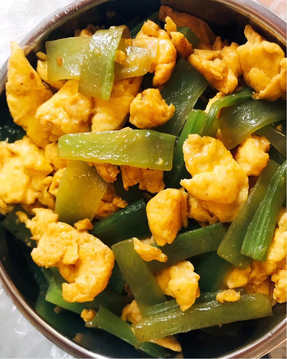 莴笋炒鸡蛋