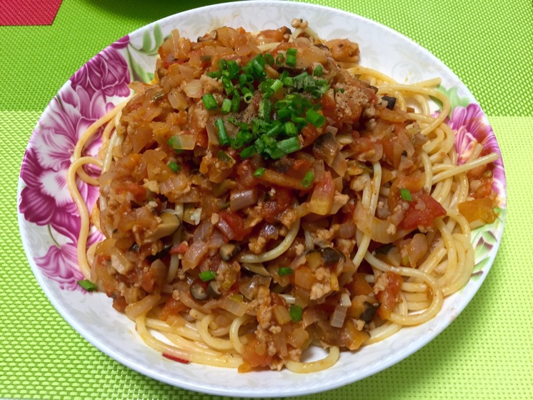 蕃茄蘑菇肉酱意大利面