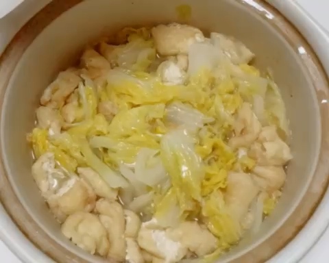 秋冬必备家常菜！汤鲜味美的油豆腐炖白菜！的做法