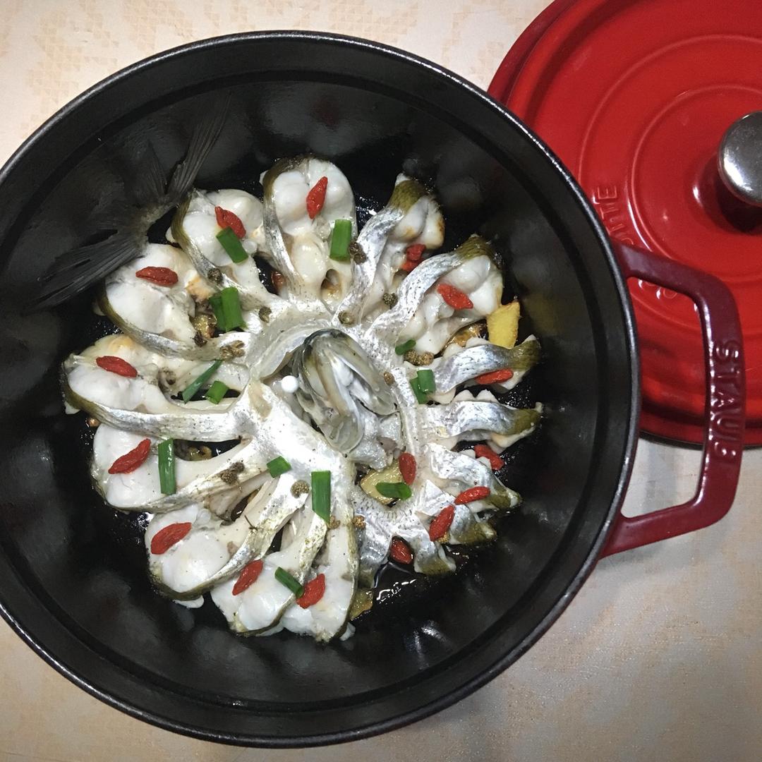 无水焗孔雀开屏鱼——staub珐琅铸铁锅