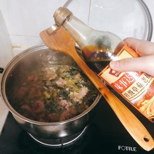 咸鸡腿煮腌白菜（妈妈的味道）的做法 步骤8