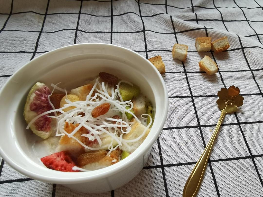 椰子控的泡鲁达｜太阳猫早餐