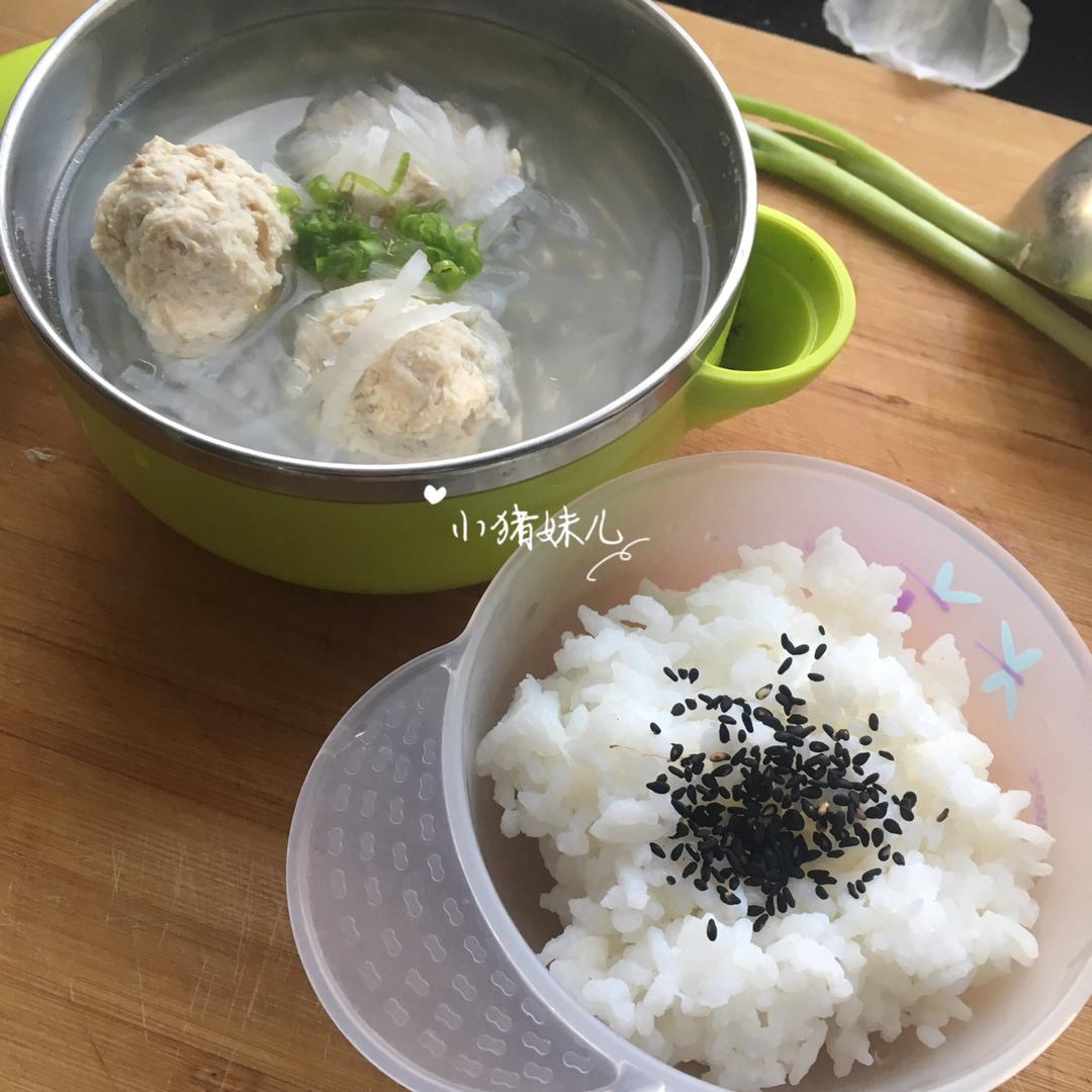 【10分钟系列】白萝卜豆腐圆子汤