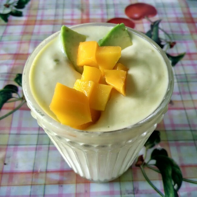 牛油果芒果酸奶的做法