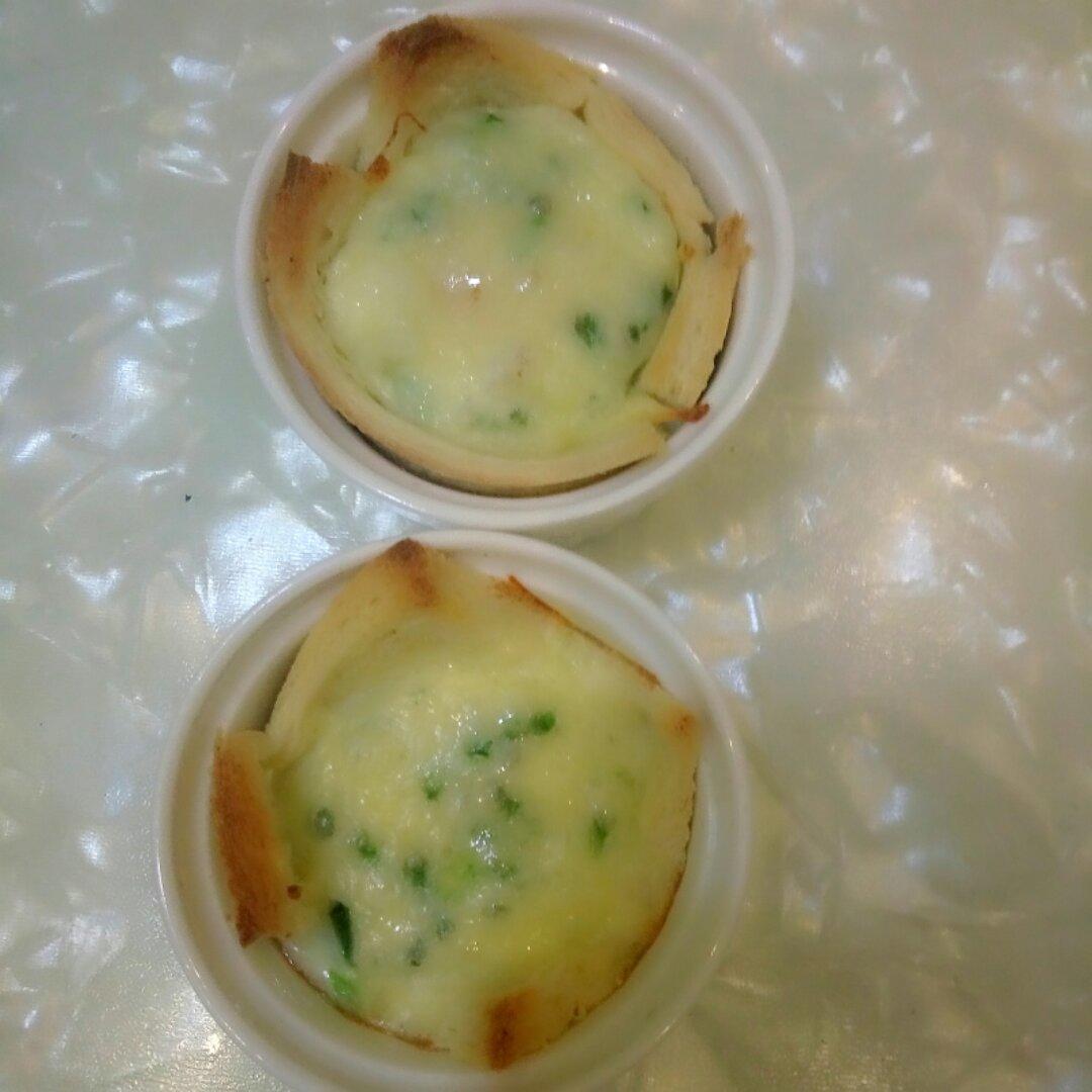 鸡蛋吐司杯盏
