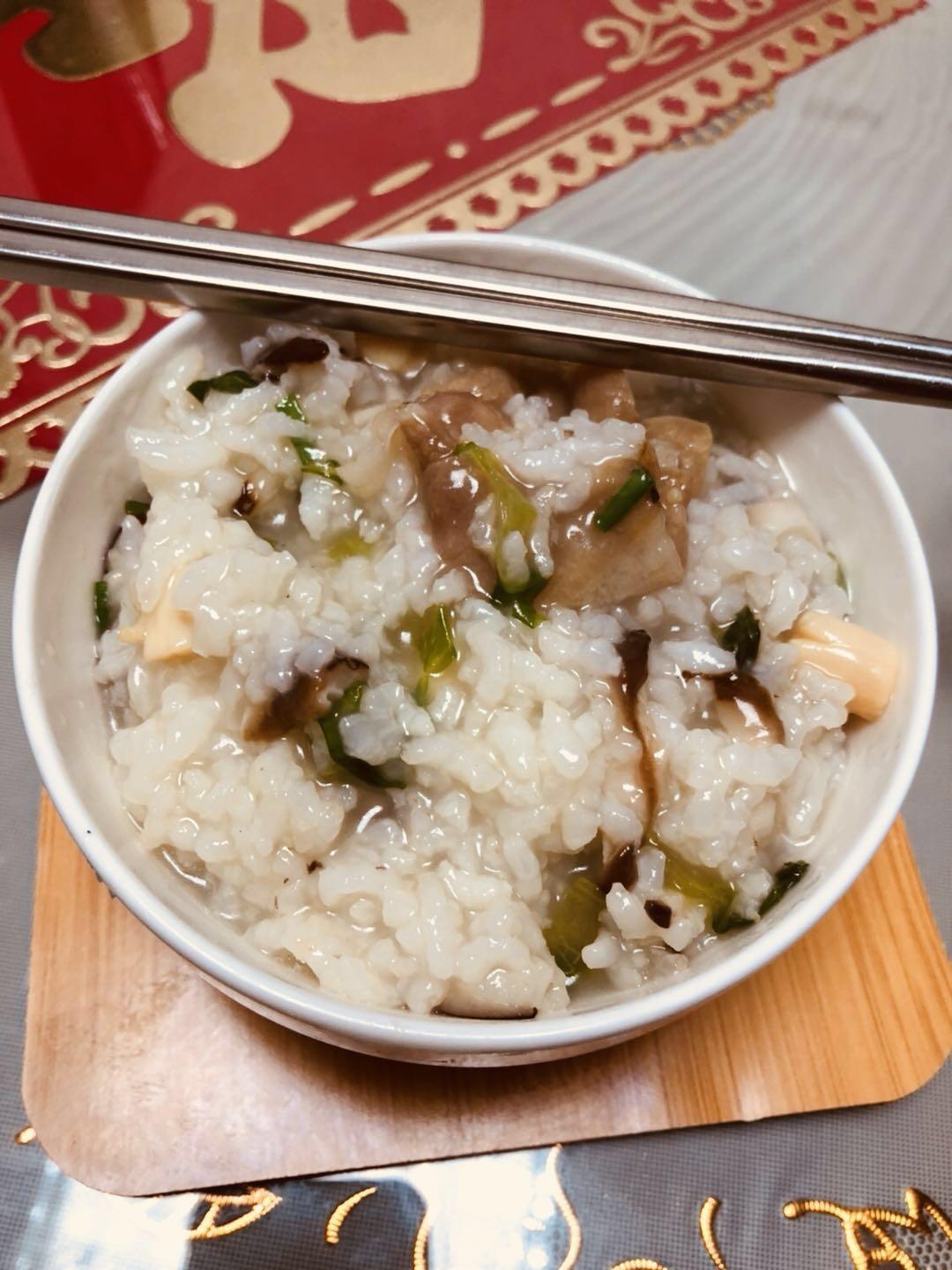 香菜肥牛干贝香菇粥的做法
