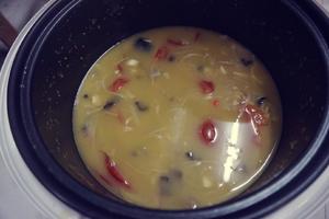 鸭蛋菌类汤的做法 步骤3