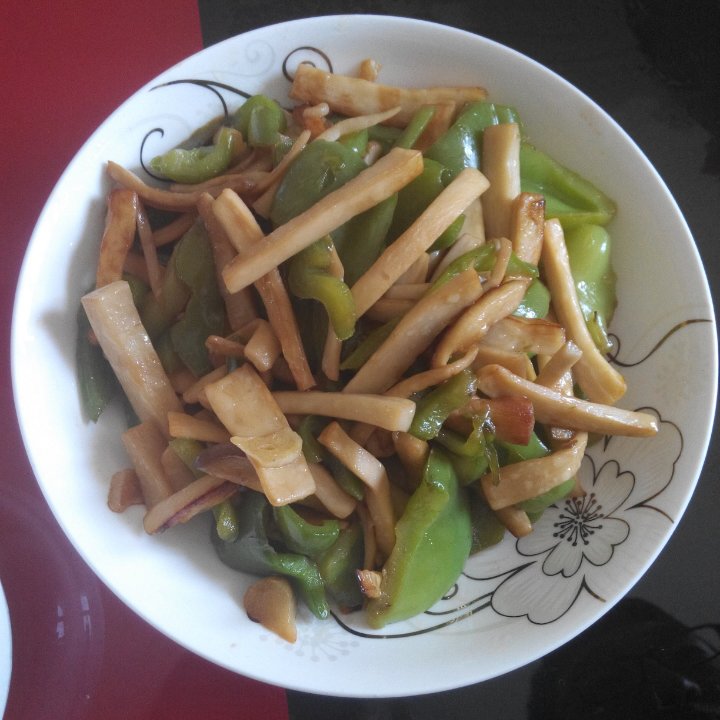 青椒素炒杏鲍菇