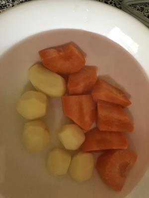 土豆胡萝卜烧牛肉的做法 步骤8