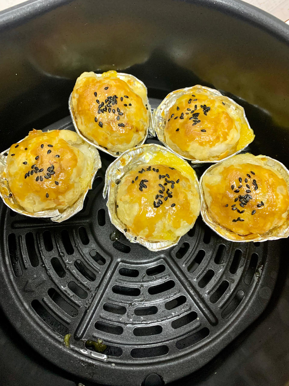 有空气炸锅就能做的小点心「酥皮汤圆」蛋挞皮与汤圆的完美结合👍👍👍