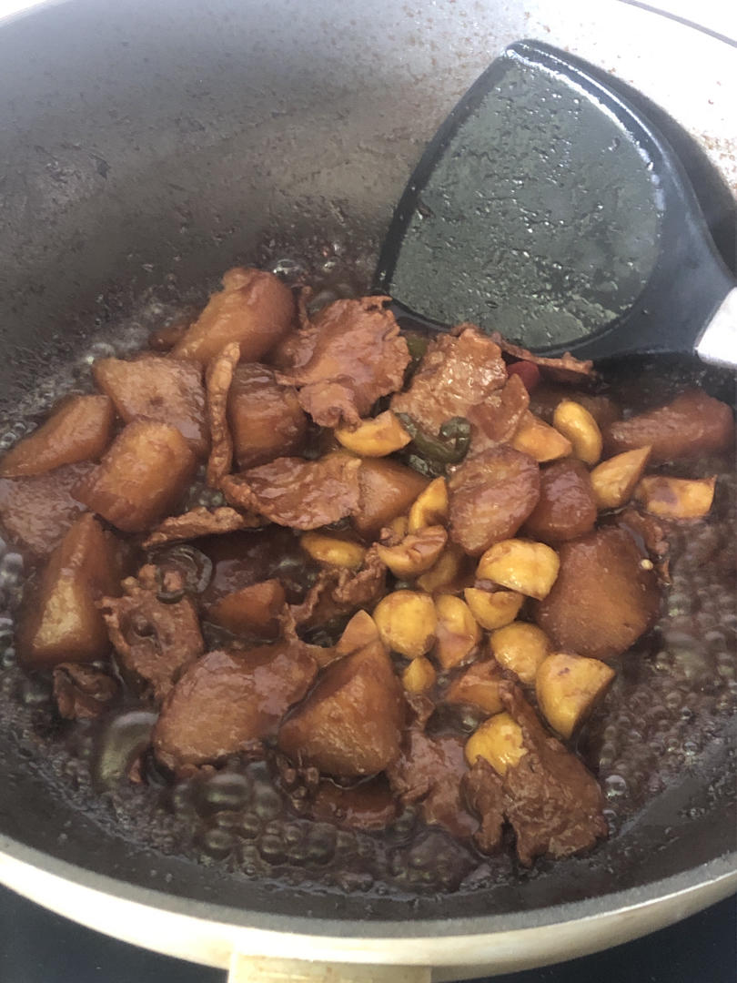土豆烧肉简易版