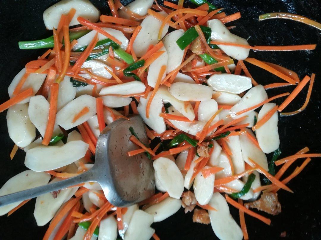 干锅胡萝卜土豆片