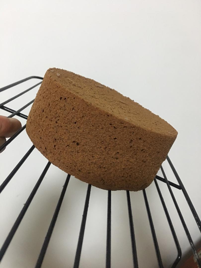 香浓柔软的可可戚风蛋糕