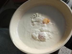 牛奶煮鸡蛋的做法 步骤3