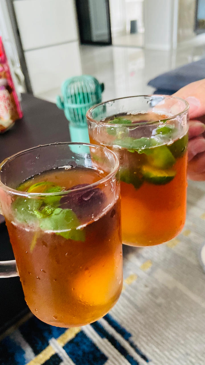 奶茶配方 ：超适合夏天喝的柠檬红茶！红茶遇上柠檬，超简单做法再也不用去奶茶店买了！