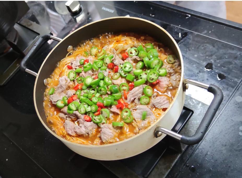 很好吃的酸汤鲜牛肉            （酸汤肥牛）