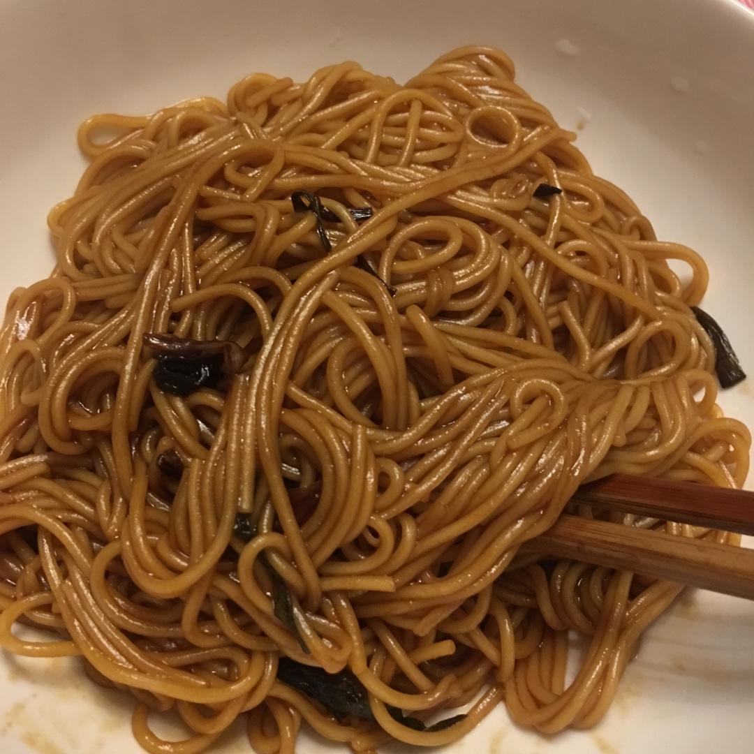 10分钟搞定的一碗葱油拌面