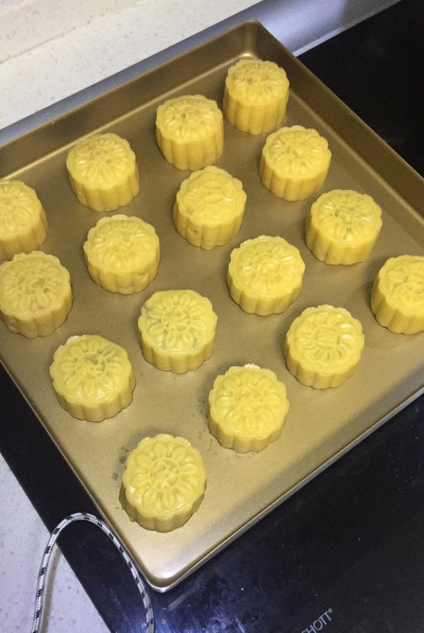 还原半岛奶黄月饼