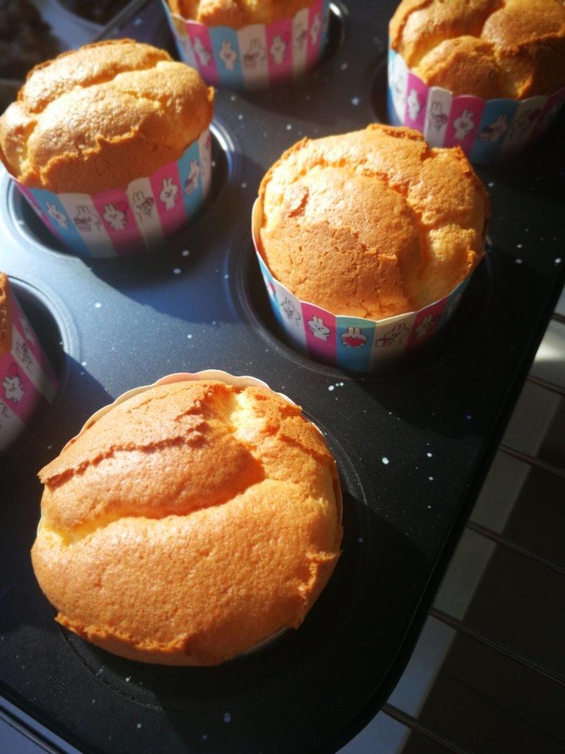 鲜奶油戚风杯子蛋糕（纸杯蛋糕）