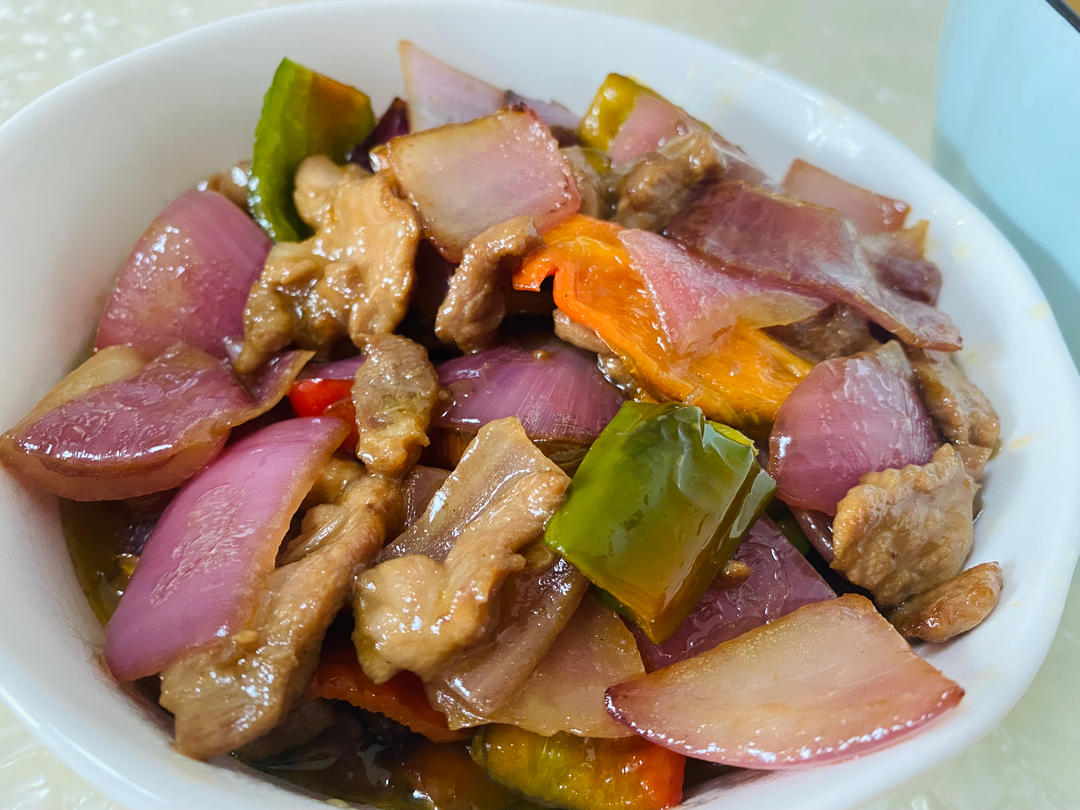 下饭菜：洋葱青椒炒肉片