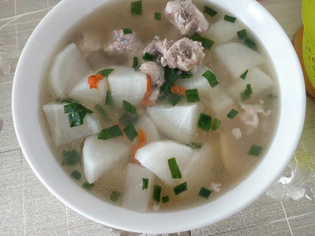 清炖排骨萝卜汤