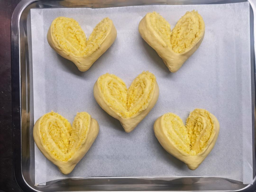 心形奶香椰蓉面包