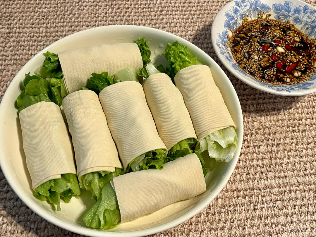 生菜豆皮卷
