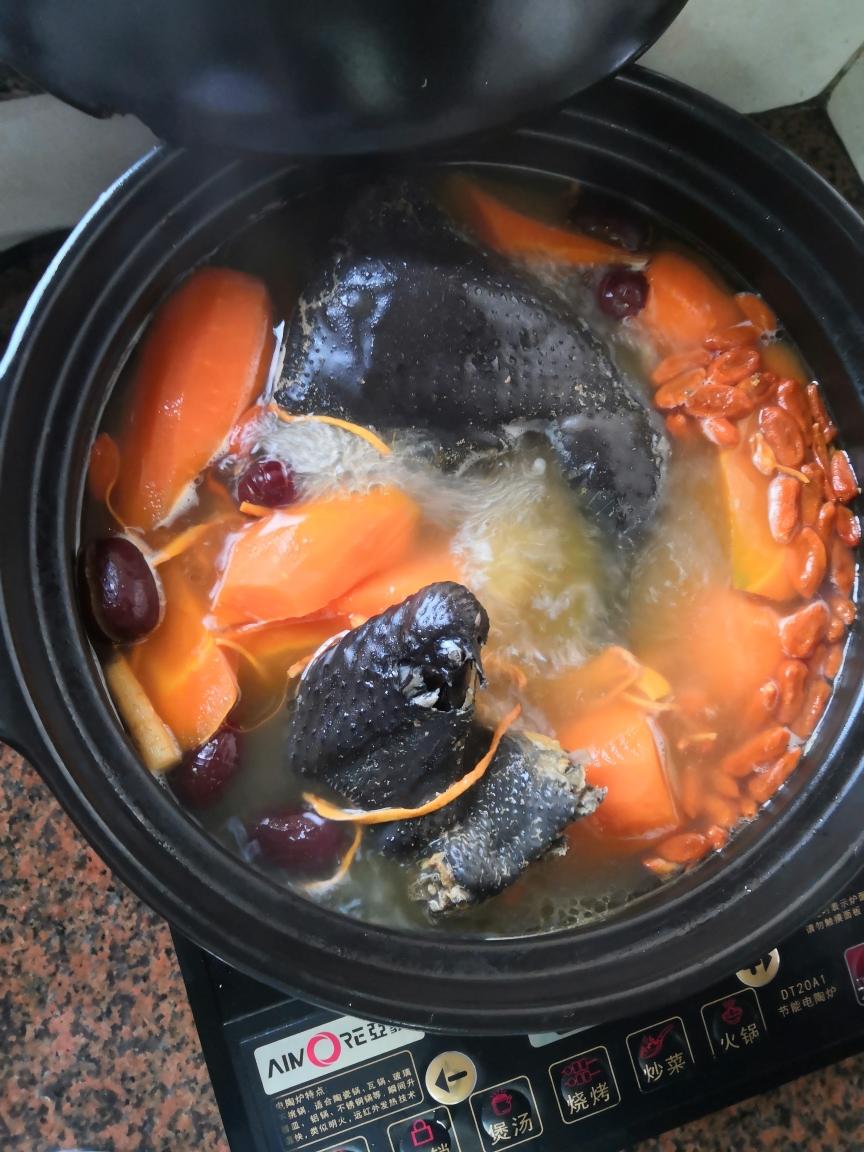 啥都可以加进去的乌鸡汤