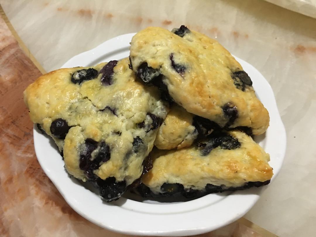 爆浆蓝莓司康Blueberry Explosion Scone