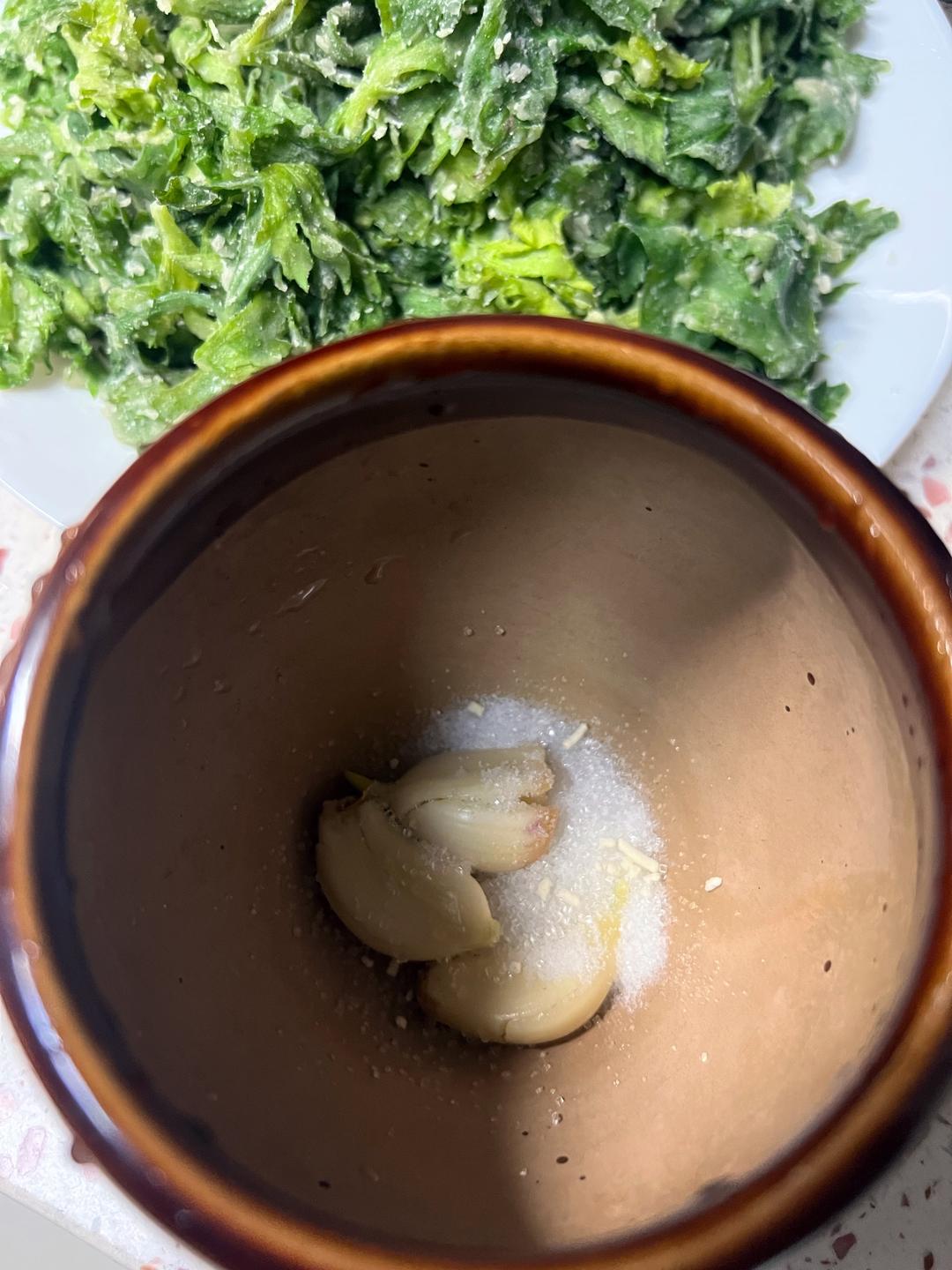 粉蒸芹菜叶的做法 步骤8