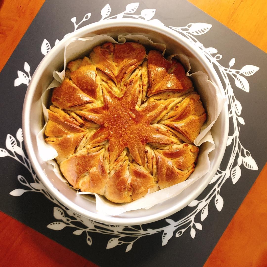 【小高姐】蒜香浓郁 造型优美 不用揉出手膜的面包