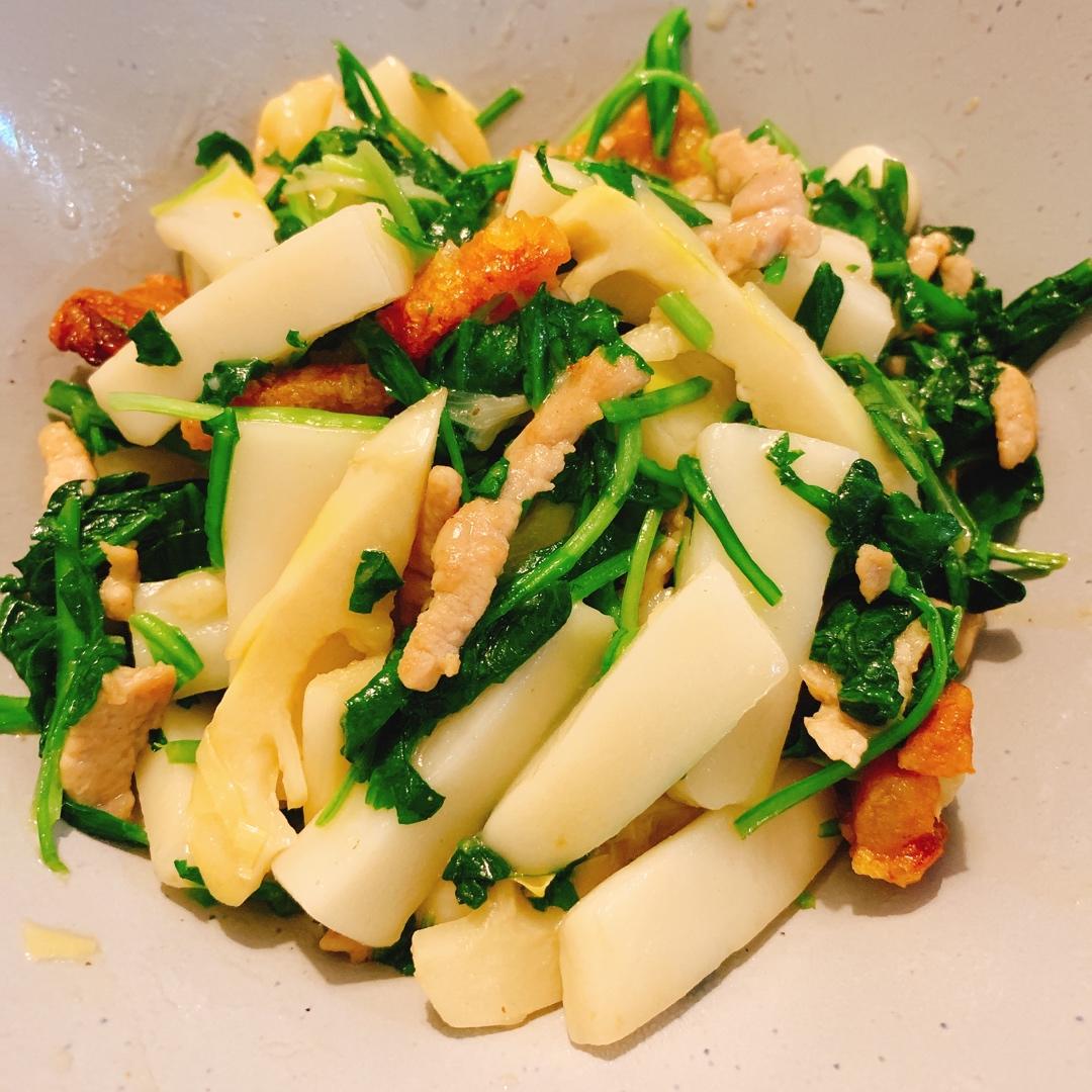 荠菜肉丝炒年糕