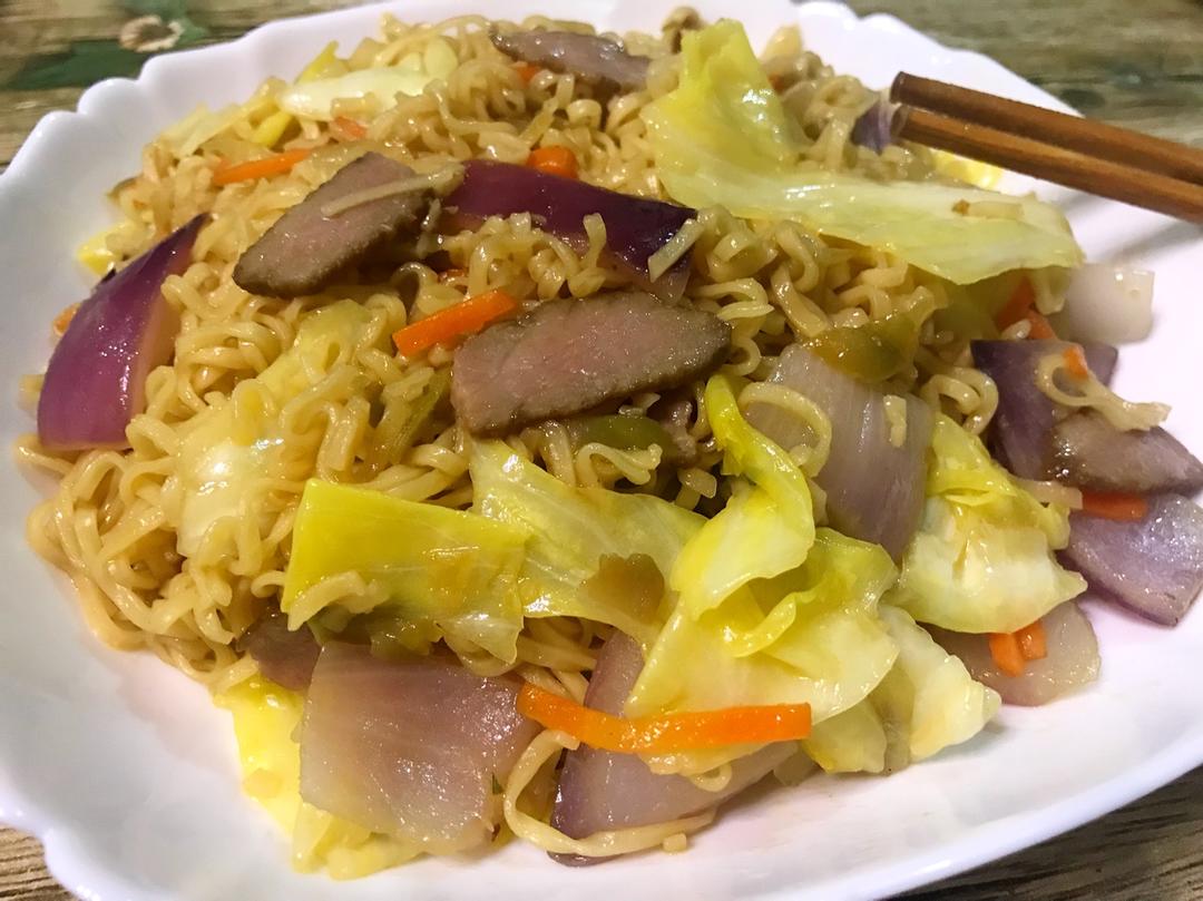 路边摊风味炒方便面
