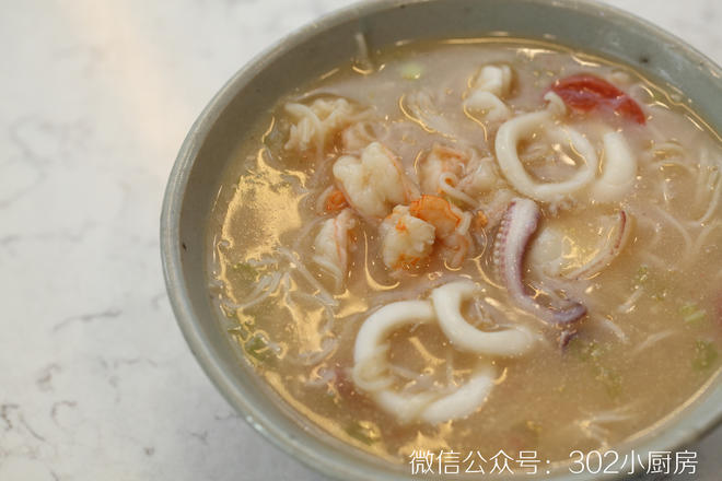 【0561】鲜虾鱿鱼面线糊  <302小厨房>的做法