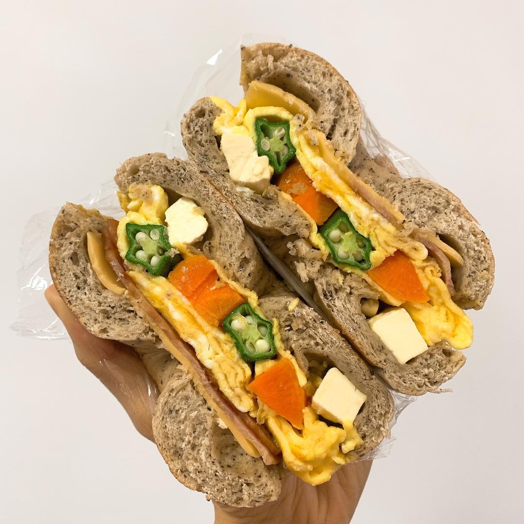 高颜值全麦秋葵厚蛋三明治 ｜ #Healthybreakfast#