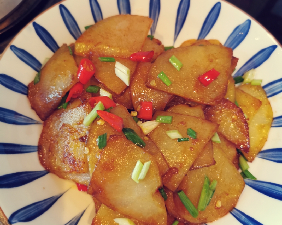 干锅土豆片，很简单的做法…的做法