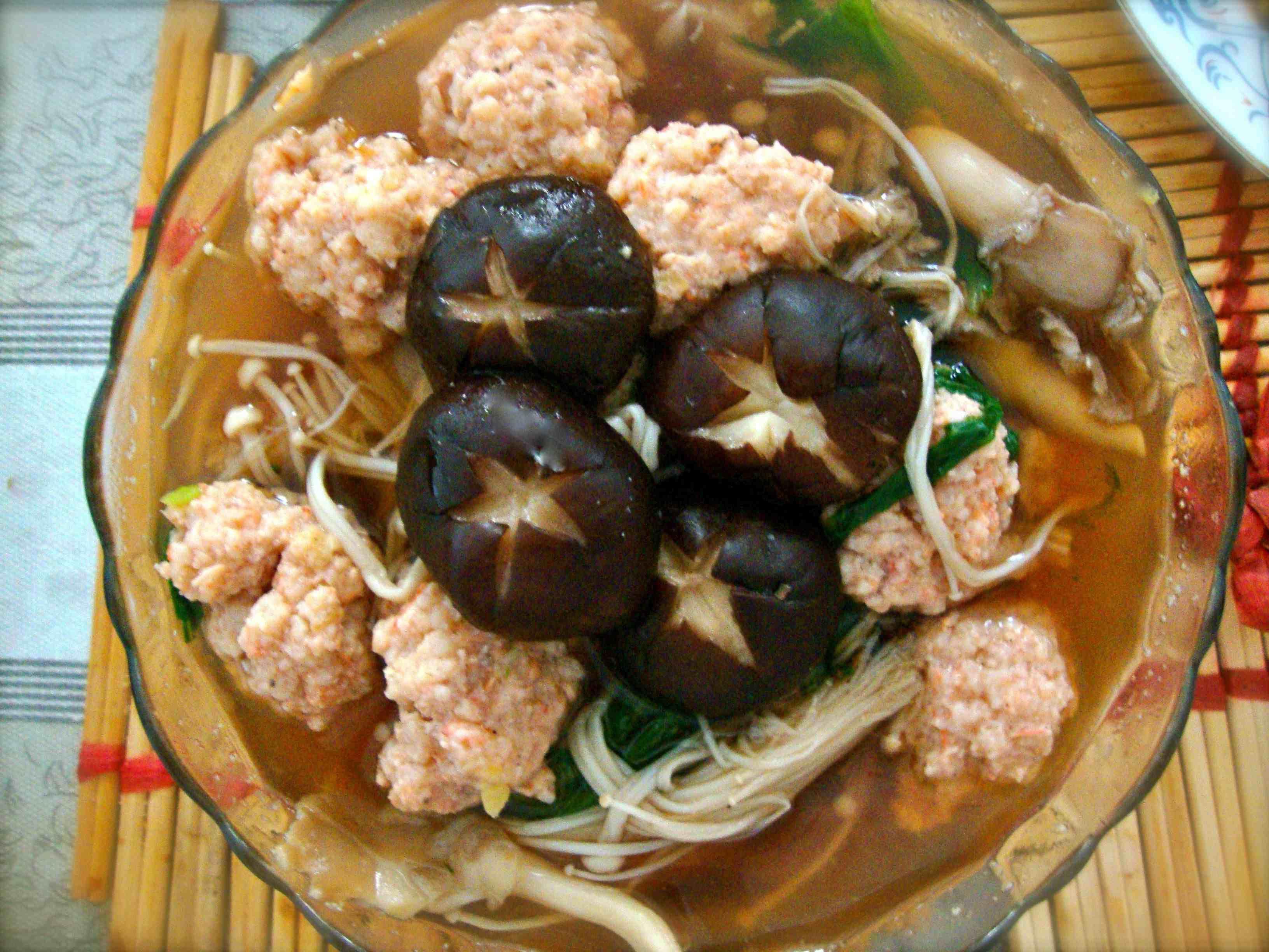 菌菇煮虾丸