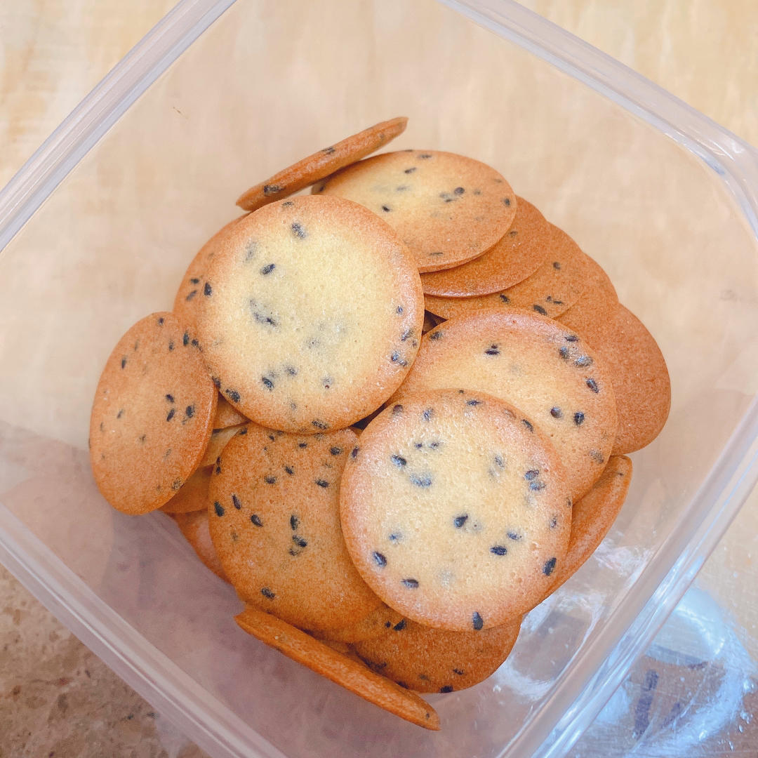 百事可爱zz做的黑芝麻小饼干