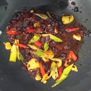 麻辣红炖牛肉的做法 步骤5