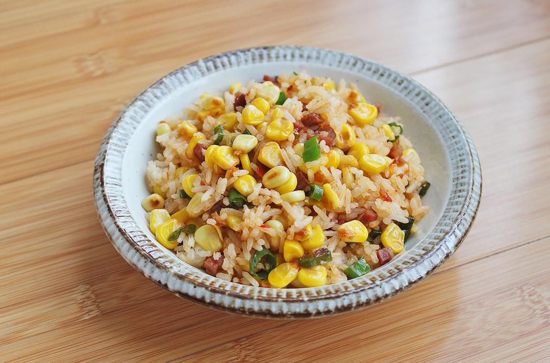快手青椒火腿炒饭