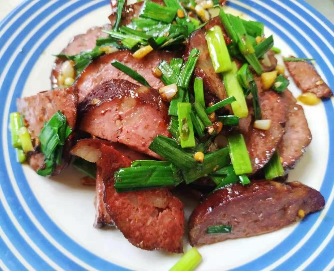 湘西蒜苗炒血豆腐的做法