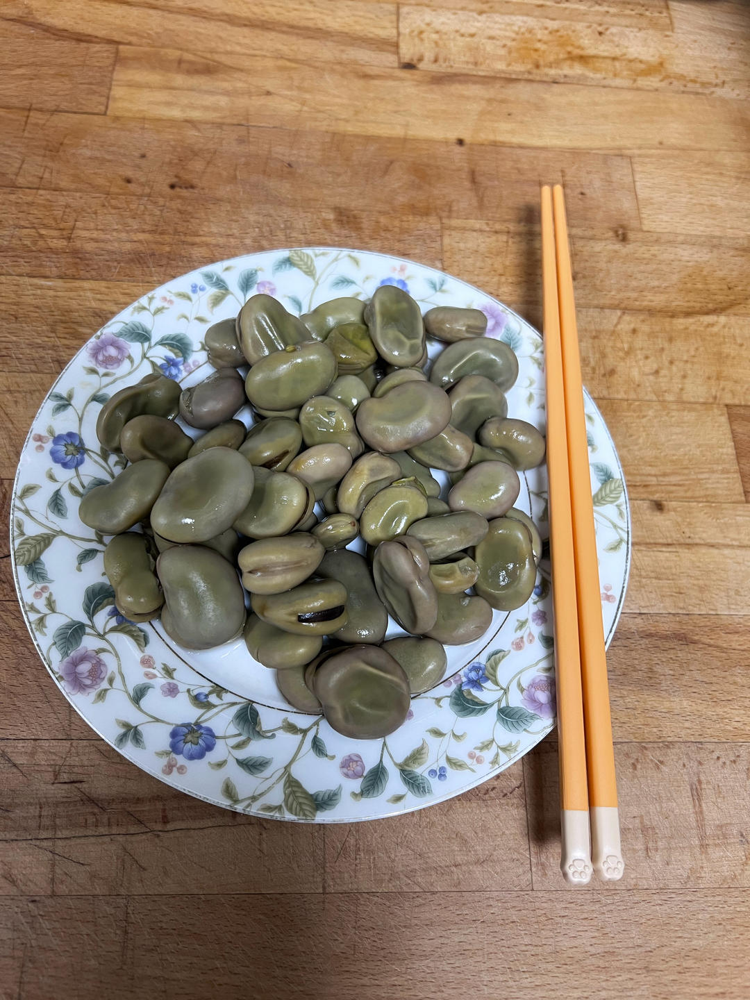 茴香豆、水煮五香蚕豆，孔乙己那碟让我们都流过口水的豆子