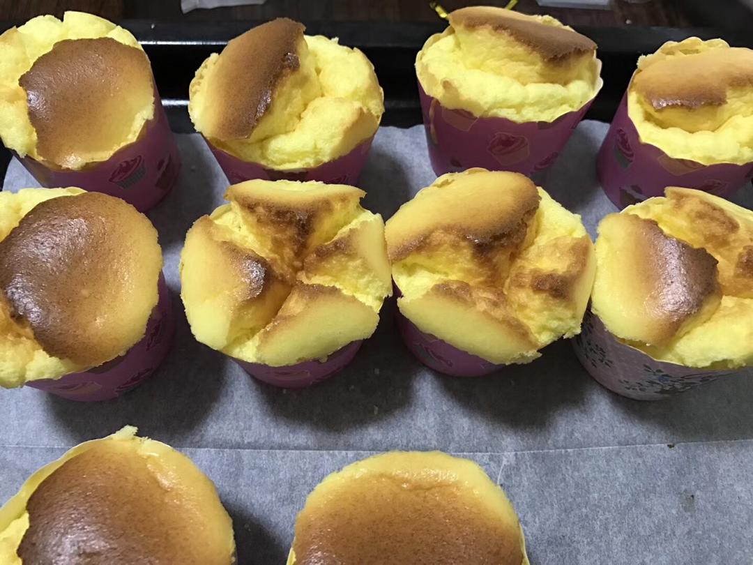 戚风小纸杯蛋糕