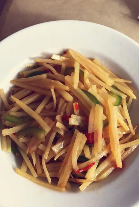 酸辣土豆丝-不用再愁不辣不酸了