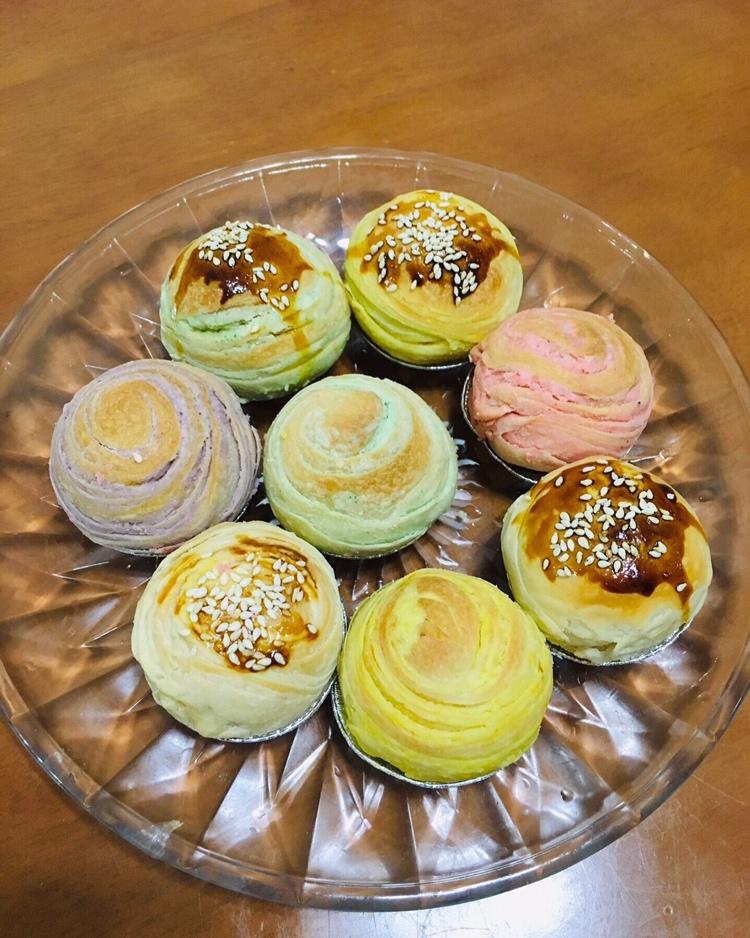 蛋黄酥~紫薯、抹茶、原味~花好月圆，中秋快乐~内附一次做六色蛋黄酥方法~