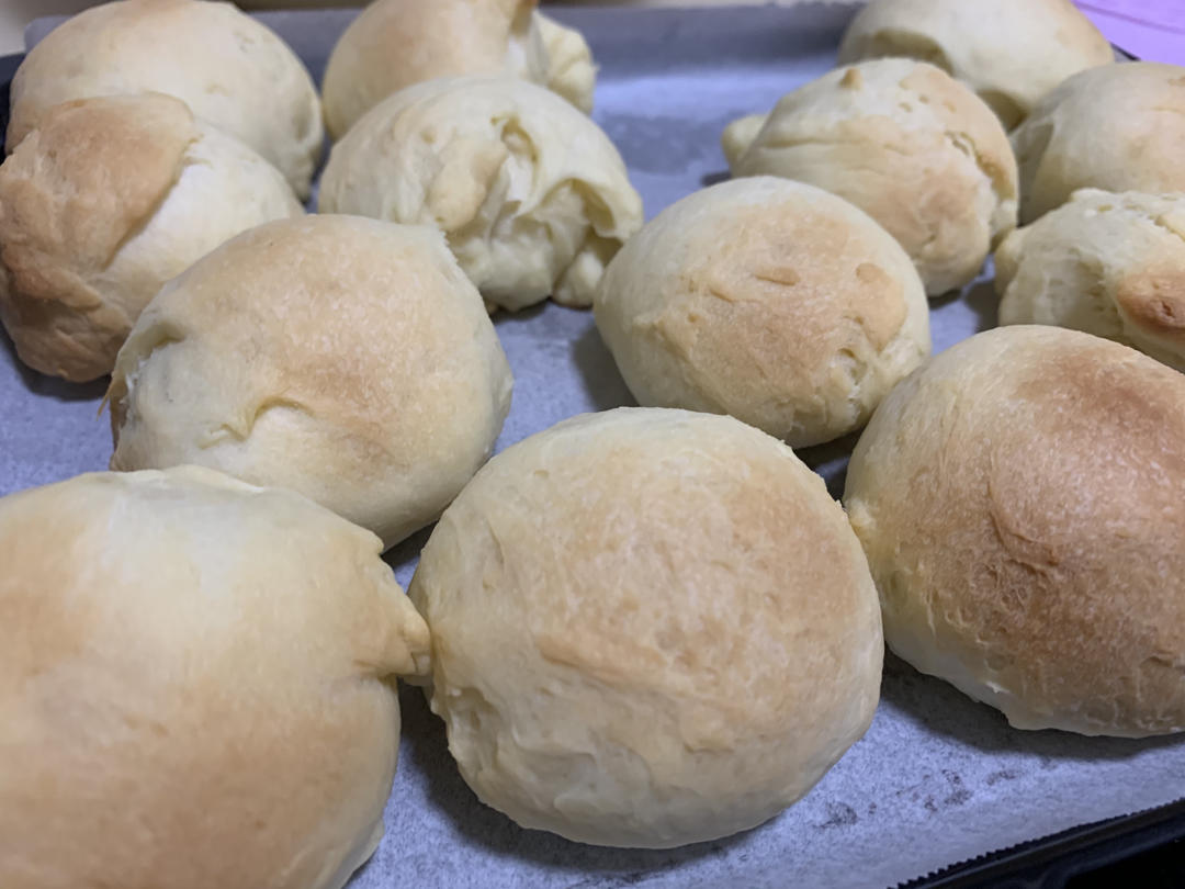 香软牛奶小面包