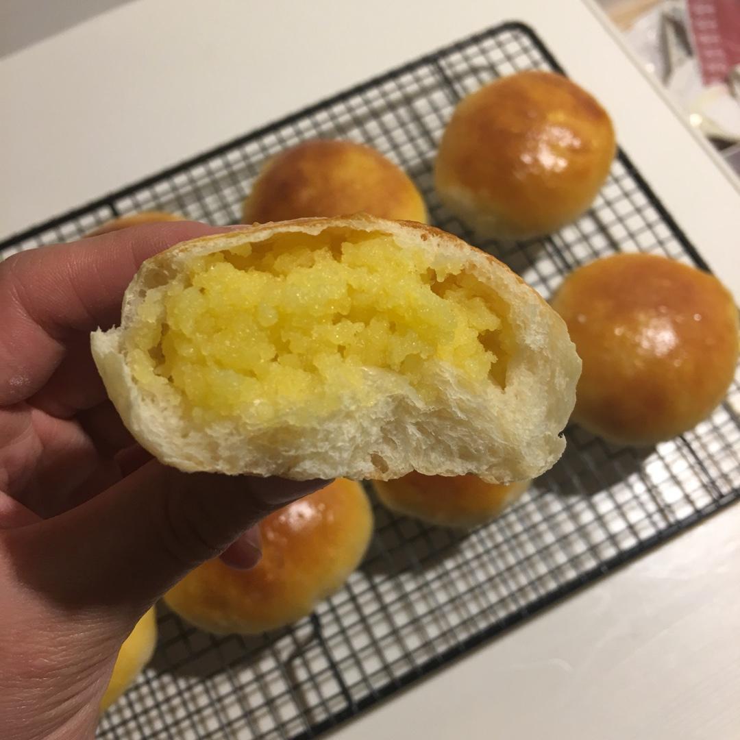 料足奶黄面包