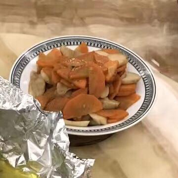 胡萝卜炒杏鲍菇