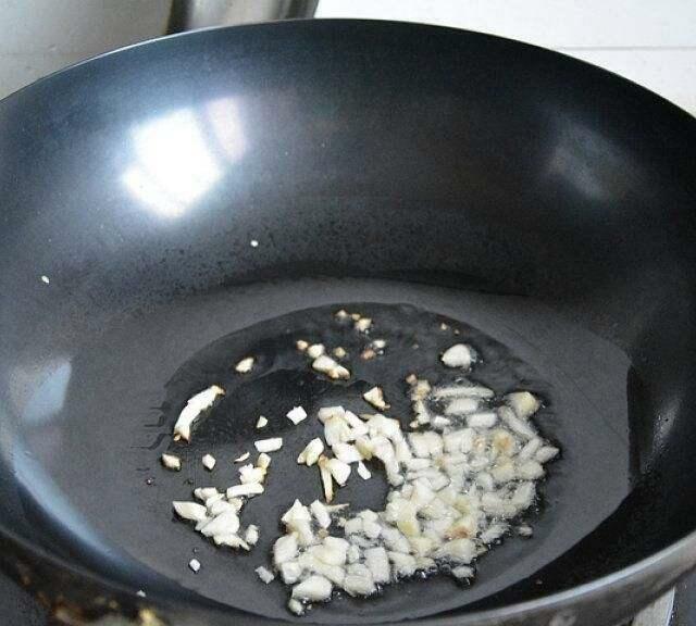 超簡單的家常蒜泥空心菜的做法 步驟6